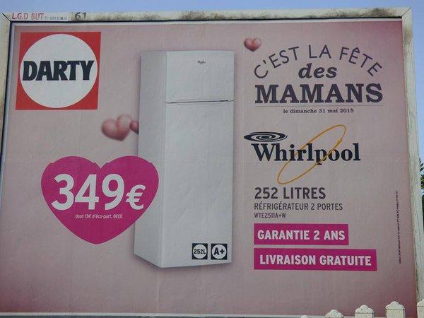 publicité pour la fete des meres mettant en avant un frigidaire  