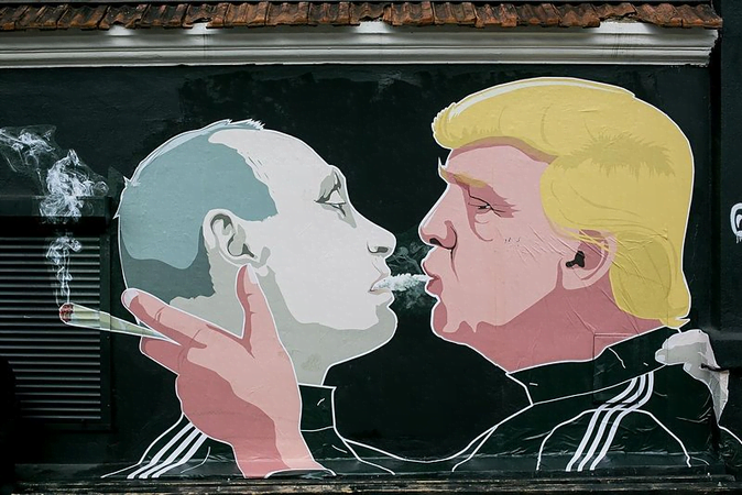 Trump Hitler Smoke Kiss